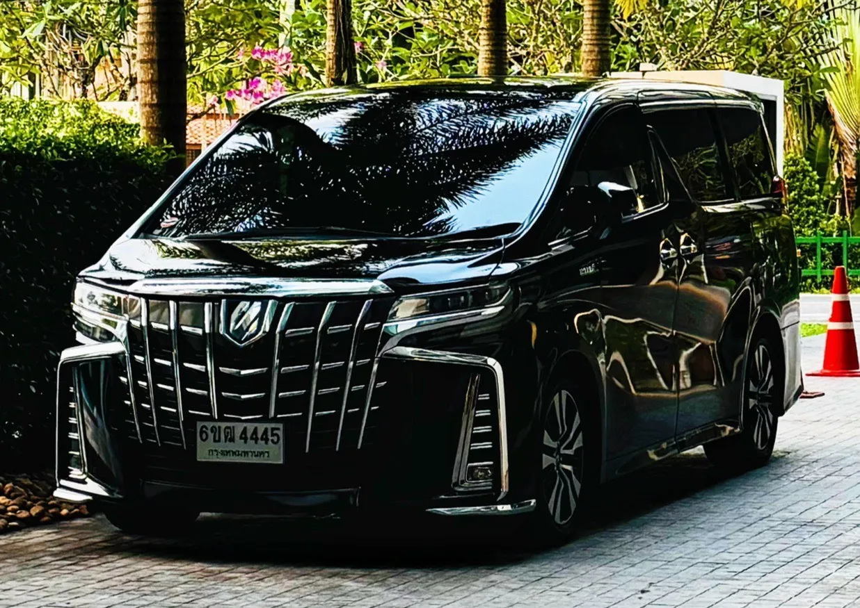 Toyota Alphard รถตู้หรูสำหรับครอบครัวในภูเก็ต รูปที่ 1