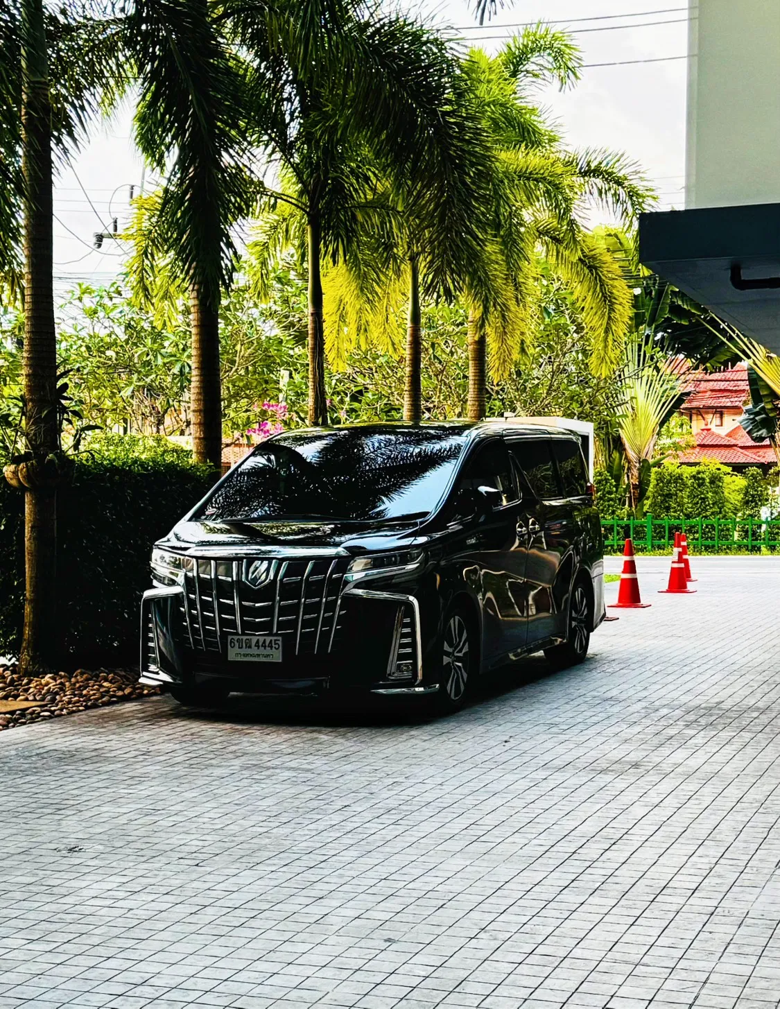 Toyota Alphard รูปที่ 2